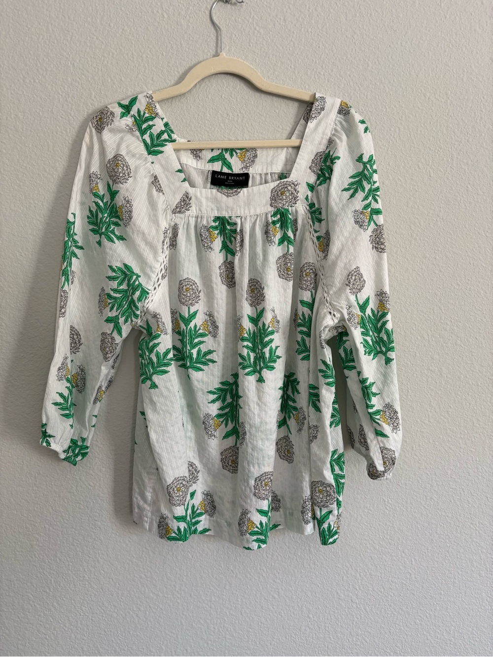 Lane Bryant 100% Cotton White Tunic with Green and Yellow Floral Print 18/20